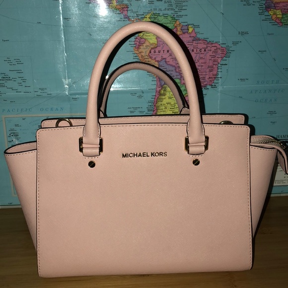 Michael Kors Handbags - Michael Kors purse